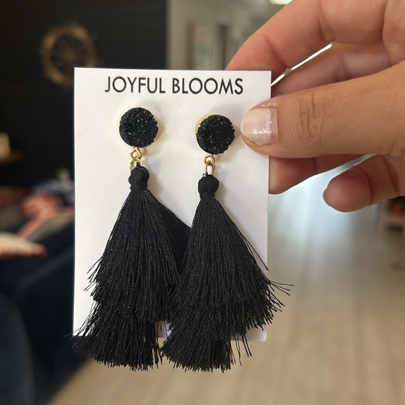 🎈4 LISTINGS FOR $20!! Black Tassel Drop Earrings with Faux Crystal Stones Studs - Picture 4 of 4
